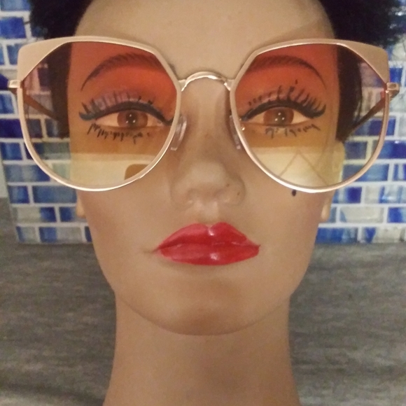 Women's trendy sunglasses - Picture 1 of 2